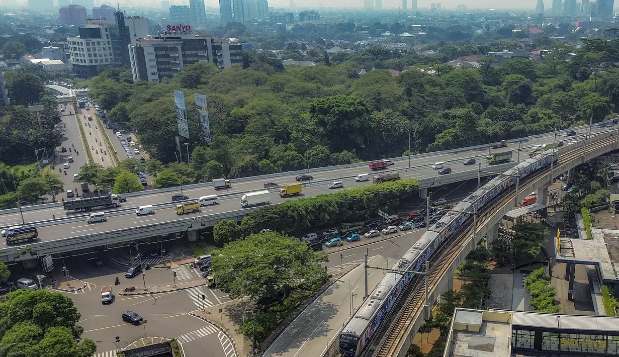 Pengembangan rute baru MRT ini sebagai upaya konektivitas antar wilayah dan mengurai kemacetan. (merdeka.com/Arie Basuki)
