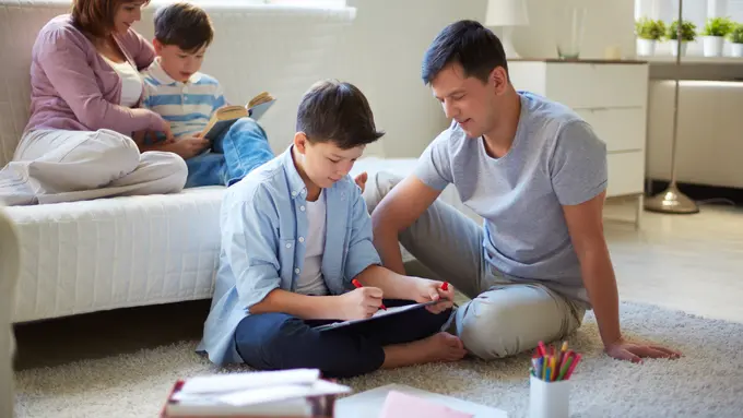 Ketika Kehadiran Lebih Kuat dari Kata-Kata, Mengenal Konsep Parenting Sunyi [Dok/freepik.com]