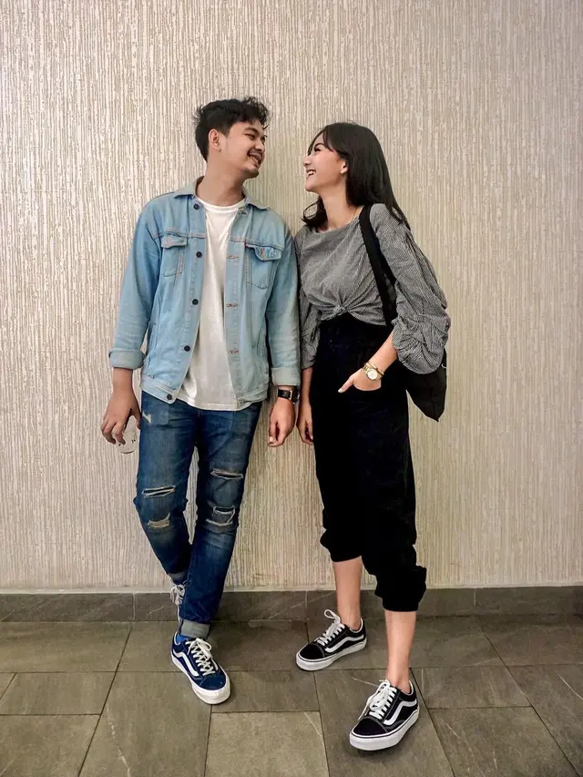 6 Potret Glenca Chysara Bareng Kekasih, Selalu Romantis Meski Jarang Tersorot