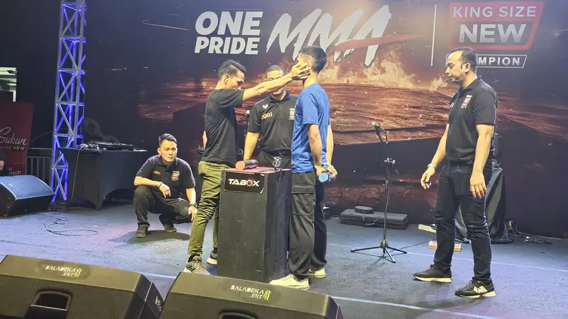 Tabox merupakan lomba tabok-tabokan disela-sela One Pride MMA