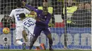 Pemain Fiorentina, Khouma Babacar merayakan golnya ke gawang Inter Milan pada lanjutan Liga Italia Serie A pekan ke-25 di  Stadion Florence "Artemio Franchi" comunal. (AFP / Andreas Solaro)