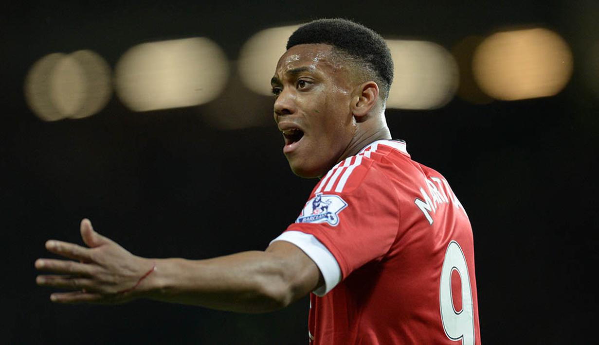 Pada hari jadinya Anthony Martial, gagal memberikan MU kemenangan saat melawan West Ham pada laga Liga Premier Inggris di Stadion Old Trafford, Inggris, Sabtu (5/12/2015). (AFP Photo/Oli Scarff)