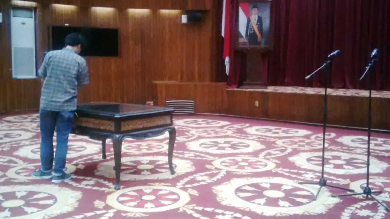 Meja Sertijab Ruang Graha Sawala Gedung Kemenko Perekonomian.  (Liputan6.com/Fiki Ariyanti)