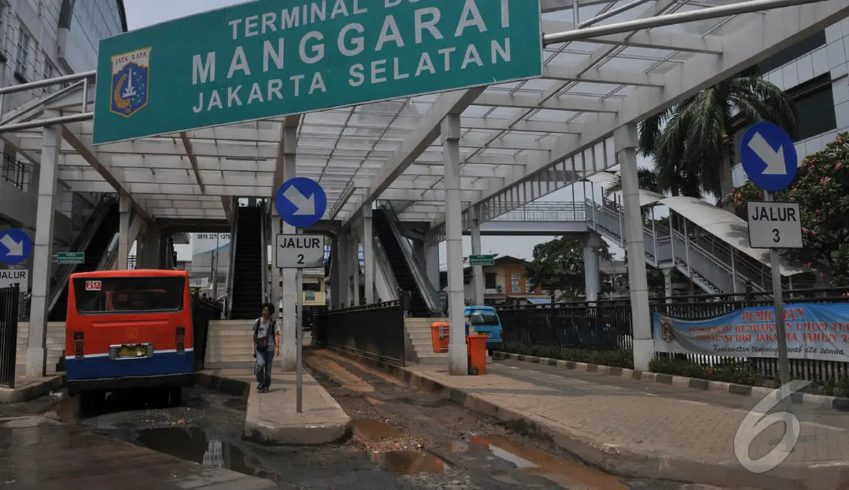 Kondisi Terminal Manggarai yang baru setahun lalu di revitalisasi kini tampak memprihatinkan, Jakarta (5/9/2014) (Liputan6.com/Johan Tallo)