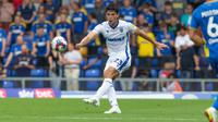 Elkan Baggott saat membela Gillingham FC di EFL Cup 2022/2023. (Twitter/@BaggottElkan)