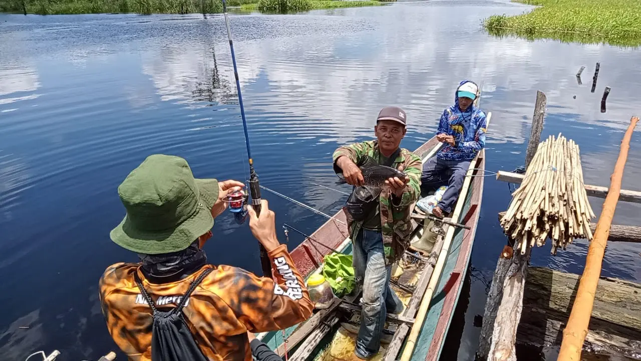 Masyarakat di sekitar Kawasan Konservasi Sungai Pukun di Desa Pematang Limau, Kabupaten Seruyan, Kalimantan Tengah (Kalteng)