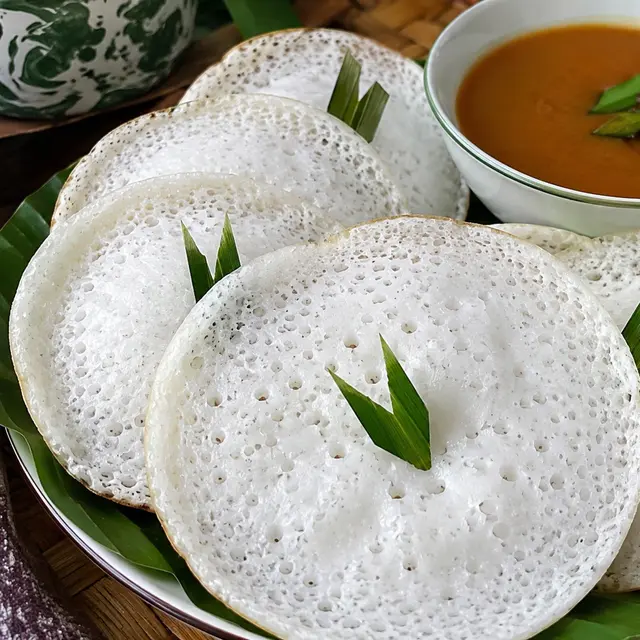 Serabi Kukus dan Kuah Kinca