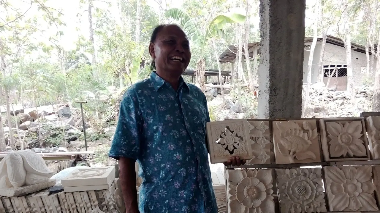 Pengrajin Batu Keluhkan Pembatasan Izin Penambangan Galian C di G