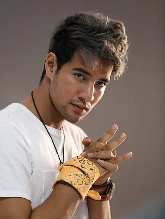 "Saya ingin memberi warna baru. Kan bosan juga lihat sinetron melankolis, cowok keren tapi mewek (menangis). Saya ingin beri warna baru, kebetulan saya bisa beladiri dan produser menyetujui," ujar Ammar Zoni. (Nurwahyunan/Bintang.com)