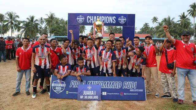 Daftar Juara dan Pemain Terbaik