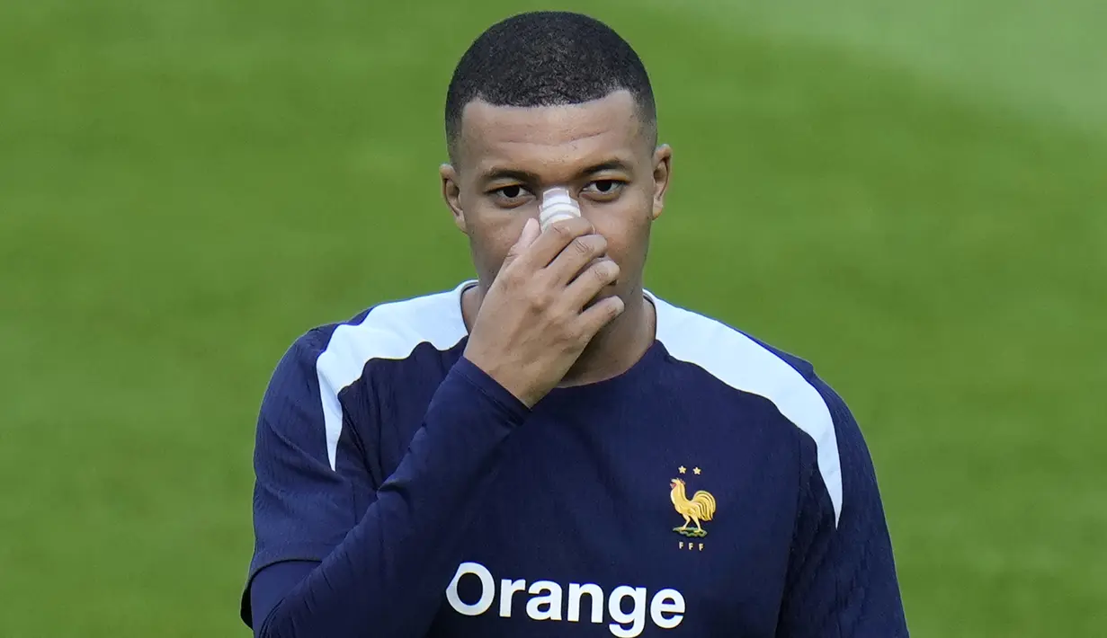 Penyerang Real Madrid berusia 25 tahun itu diperkirakan akan melewatkan pertandingan Prancis melawan Belanda pada hari Jumat di Leipzig. (AP Photo/Hassan Ammar)