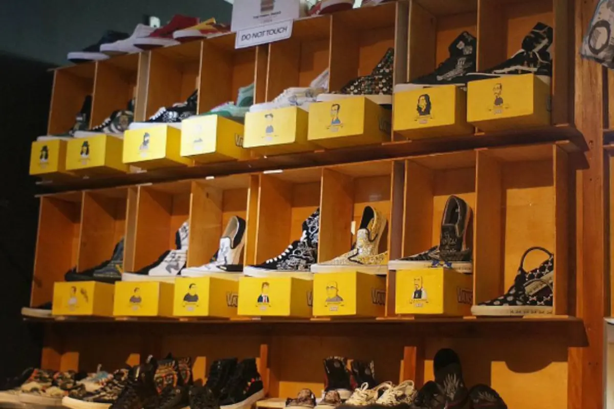 Penyuka Sepatu Vans, Dijamin Ngiler Lihat Koleksi Cowok Satu Ini
