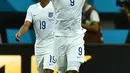  Penyerang Inggris Daniel Sturridge merayakan golnya dengan selebrasi menatap langit saat Inggris bertemu Italia, Amazonia Arena, Manaus, Brasil (14/06/2014) (AFP PHOTO/BEN STANSALL)