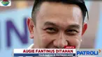 Augie Fantinus dijerat dengan pasal pencemaran nama baik serta UU ITE dengan ancaman hukuman maksimal enam tahun penjara.