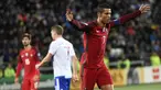 Cristiano Ronaldo menyumbang gol saat Portugal menang 6-0 atas Kepulauan Faroe pada laga Grup B Kualifikasi Piala Dunia 2018 zona Eropa di Torsvollur Stadium, Selasa (11/10/2016) dini hari WIB. (AFP/Francisco Leong)