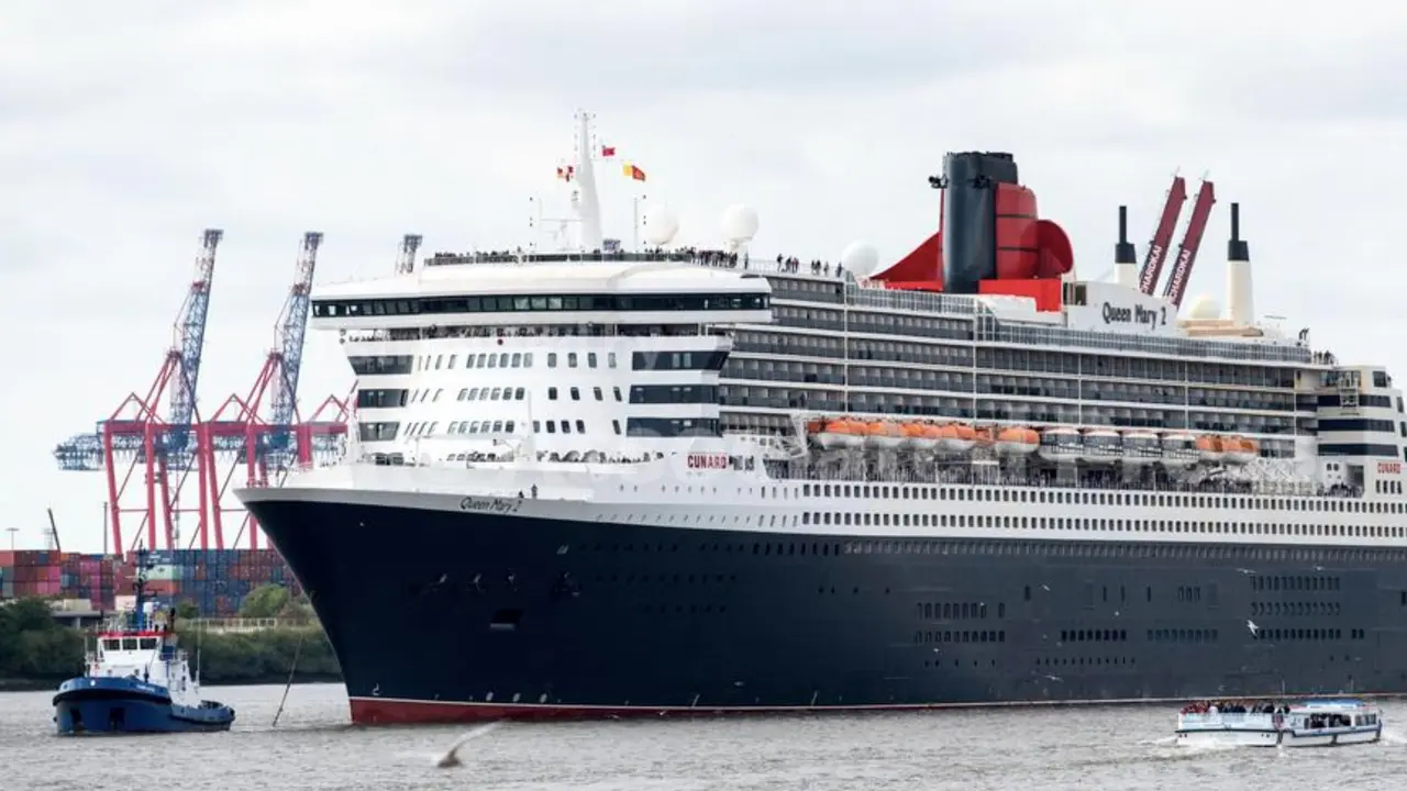 Kapal Pesiar Mewah Queen Mary 2