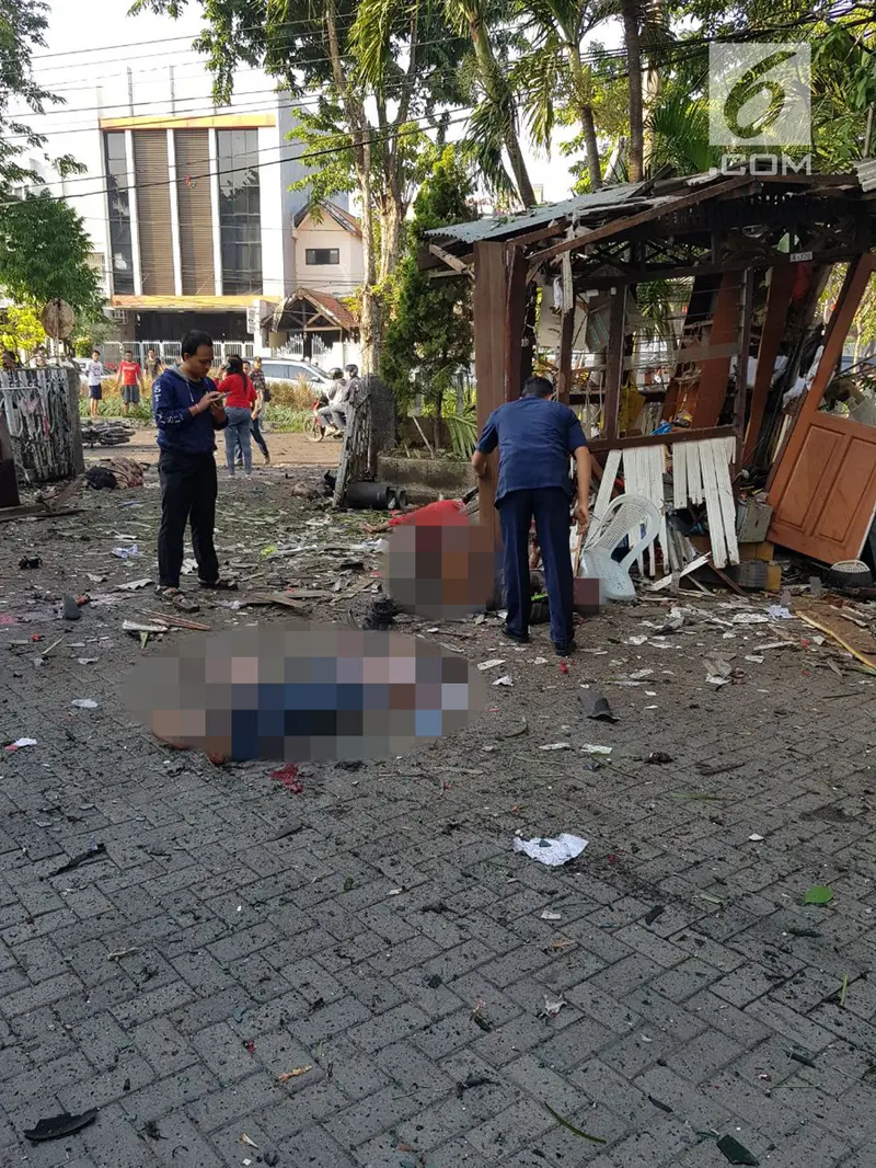 Bom Bunuh Diri Ledakan Gereja di Surabaya