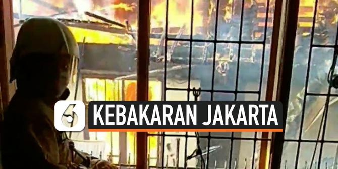 VIDEO: Rumah Mewah 2 Lantai Ludes Terbakar