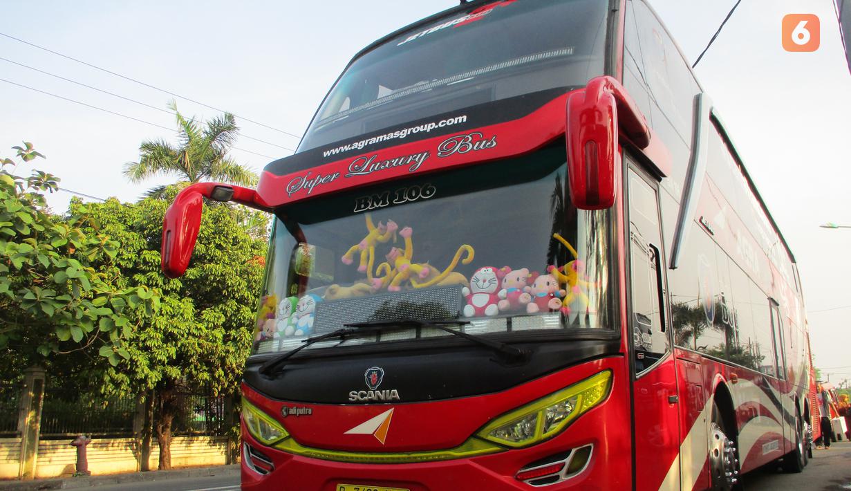 Jetbus 2+ SDD (Super Double Decker) merupakan generasi kedua Jetbus yang hadir dalam wujud bus tingkat. Bus ini pertama kali dipamerkan pada tahun 2015 tepatnya pada gelaran pameran otomotif GIIAS 2015. Bus ini dipamerkan bersamaan dengan Jetbus 2+ varian Super High Deck.