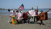Aksi Sekelompok Dukun Ramalkan Hillary Jadi Presiden AS