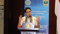 Menlu Retno LP Marsudi mengatakan akan mengajak bicara perwakilan UNHCR di tanah air dan pemerintah Australia terkait masalah pengungsi.