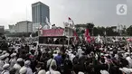 Massa dari sejumlah ormas melakukan demonstrasi di depan Gedung MPR/DPR/DPD, Jakarta, Rabu (24/6/2020). Dalam aksinya mereka menuntut Rancangan Undang-undang (RUU) Haluan Ideologi Pancasila (HIP) ditarik dari Program Legislasi Nasional (Prolegnas). (Liputan6.com/Johan Tallo)