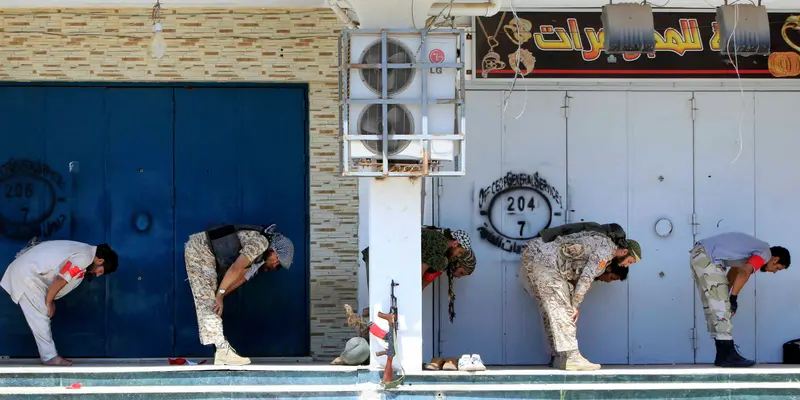 20160830-Tentara-Libya-Salat-Reuters