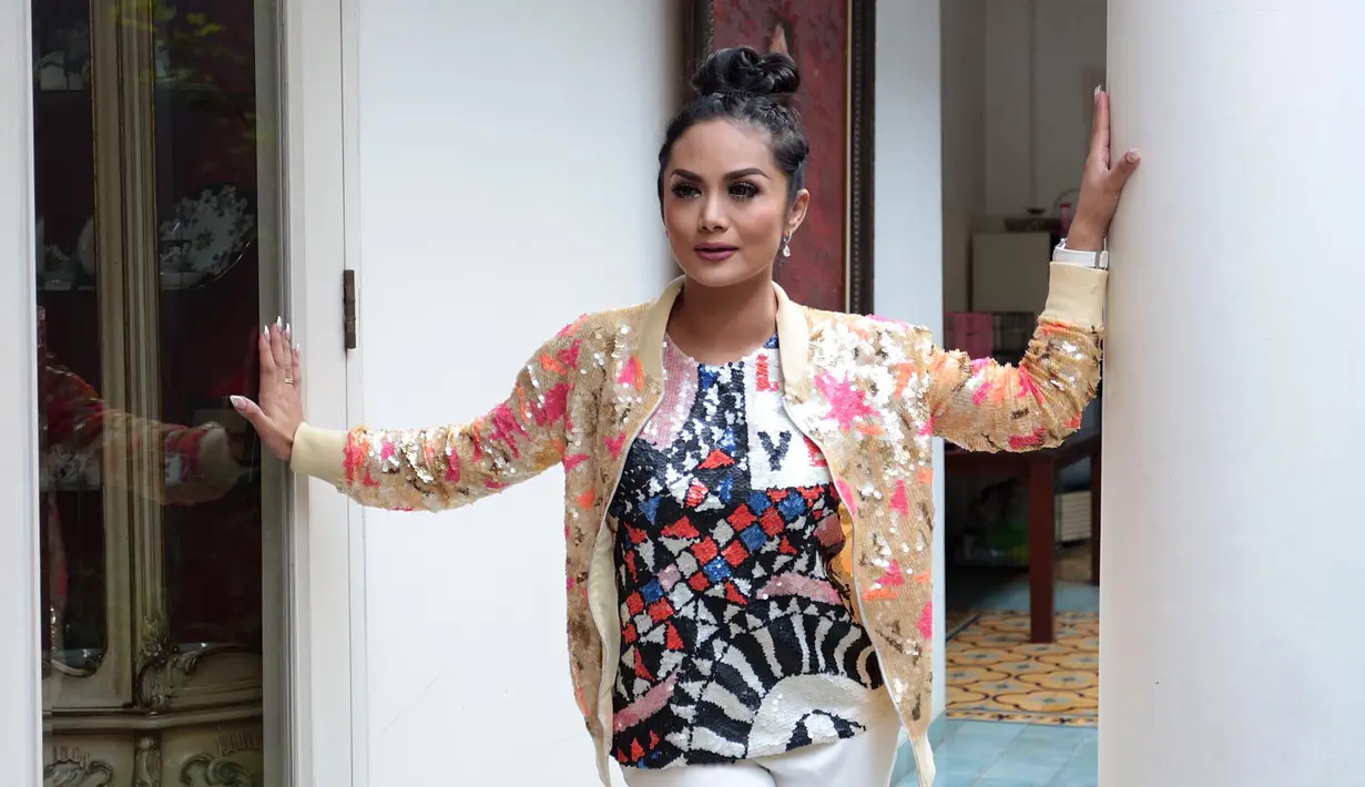 Penyanyi kelahiran Batu Jawa Timur itu juga yakin, kerja sama dengan pencipta dan penyanyi, Melly Goeslaw bisa menuai kesuksesan. Kini, ia membawakan lagu berjudul Ayat-Ayat Cinta 2. (Deki Prayoga/Bintang.com)