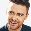 Justin Timberlake adalah seorang penyanyi kelahiran Amerika.