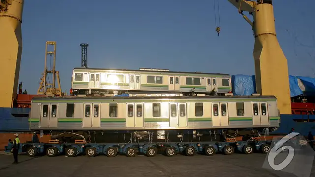 32 KRL Buatan Jepang Tiba Di Tanjung Priok