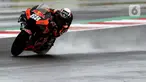 Pembalap MotoGP dari tim Red Bull KTM Factory Racing, Miguel Oliveira saat memacu motornya di lintasan Pertamina Mandalika International Street Sirkuit, Nusa Tenggara Barat, Minggu (20/3/2022). Miguel Oliveira menempati podium utama ajang MotoGP Mandalika. (Liputan6.com/Helmi Fithriansyah)