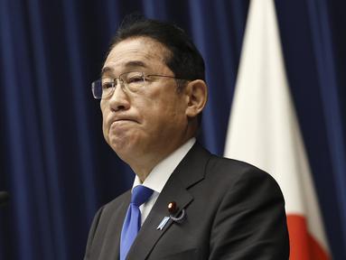 Perdana Menteri Jepang Fumio Kishida berbicara selama konferensi pers di kantornya di Tokyo, Rabu (14/8/2024). (Japan Pool/Kyodo News via AP)