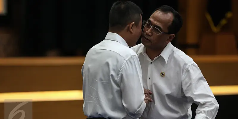 20160728-Ignasius Jonan Serahkan Jabatan Menteri Perhubungan ke Budi Karya-Jakarta