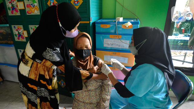 Vaksinasi Booster Gratis Sembako