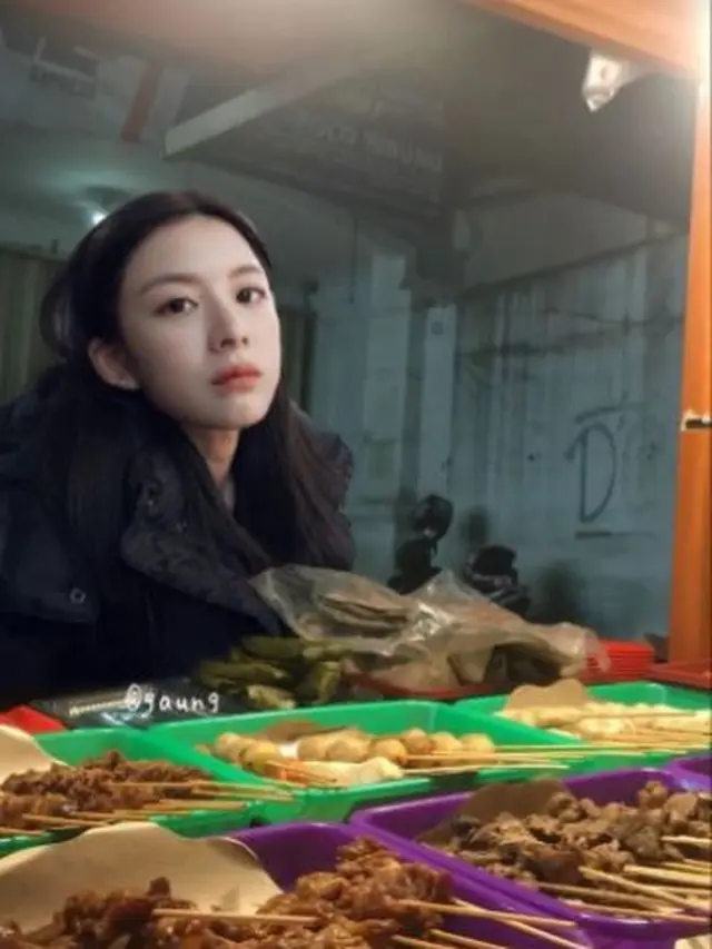 6 Editan Foto Go Yoon Jung Jika Tinggal di Indonesia Kocak