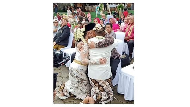 Indro Jadi Saksi, Ini 7 Potret Pernikahan Satrio Anak Dono Warkop