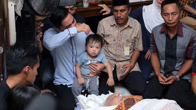 [Bintang] Suasana Rumah Duka Ayah Enda Ungu