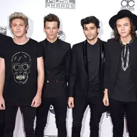 Fans mencemooh gambar Zayn Malik dalam konser One Direction. Apa kata para personelnya?