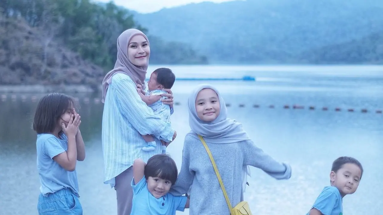 [Fimela] Zaskia Adya Mecca