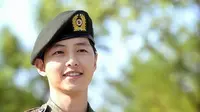 Song Joong Ki Lepas Wamil dengan Haru Biru
