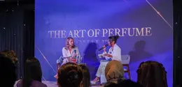 Perfumer asal Prancis, Pauline Ginisty (kiri), berbincang dalam acara 'Inside the Brain of a Perfumer'.