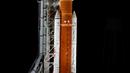 Roket NASA untuk misi Artemis 1 berada pada Launch Pad 39B sebelum diluncurkan di Kennedy Space Center, Cape Canaveral, Florida, Amerika Serikat, 29 Agustus 2022. NASA menghadapi serangkaian kebocoran bahan bakar dan kesulitan mendinginkan mesin booster pada suhu yang tepat untuk peluncuran. (AP Photo/Chris O'Meara)