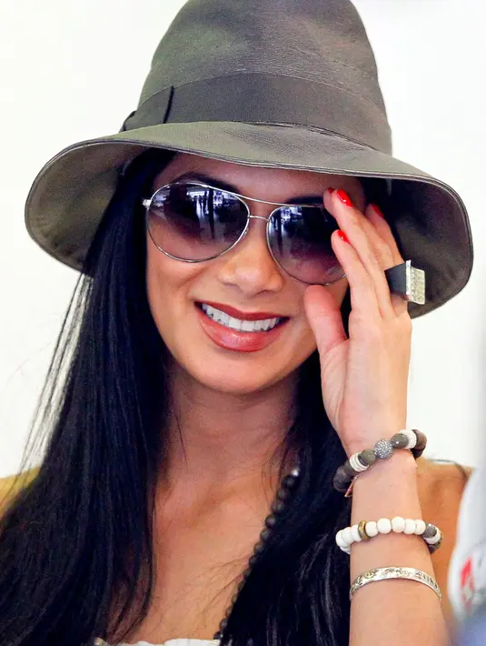 Mantan anggota The Pussycat Dolls itu mengunggah sebuah video Dubsmash lucu ke Instagram, menyanyikan lagu Ed Sheeran Thinking Out Loud. (Bintang/EPA)