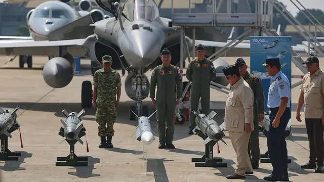 Prabowo Serahkan Alutsista Strategis kepada TNI