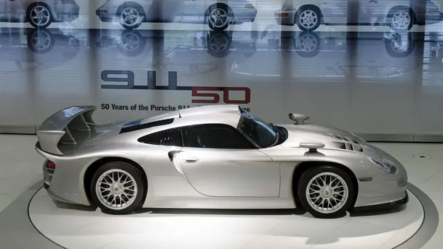Porsche 911 GT1