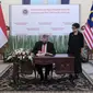 Kunjungan Menlu Malaysia Dato’ Saifuddin Abdullah disambut Menlu Retno Marsudi, Senin (18/10/2021). (Foto: Kemlu RI)