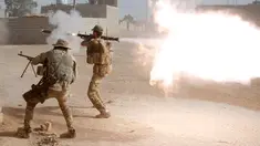 Pasukan Khusus Irak melepaskan roket ke arah pasukan ISIS di selatan Mosul, Irak, Sabtu (29/10). Pasukan Khusus Irak terus menggempur ISIS yang menguasai kota Mosul. (REUTERS)