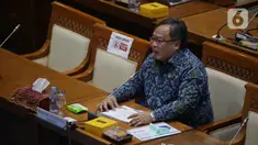 Menristek/Kepala BRIN, Bambang Brodjonegoro mengikuti rapat kerja dengan Komisi VII DPR di Kompleks Parlemen, Senayan, Jakarta, Selasa (30/3/2021). Rapat kerja tersebut membahas tentang progres kelembagaan BRIN sesuai amanat UU nomor 11 Tahun 2019 tentang Sisnas Iptek. (Liputan6.com/Angga Yuniar)