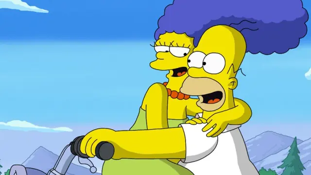 Homer Simpson & Marge Simpson.