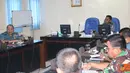 Citizen6, Surabaya: Alat instruksi dan paket instruksi lanjutnya merupakan komponen yang berpengaruh besar terhadap keberhasilan dalam pendidikan. Selain itu juga Waaspers Kasal berkesempatan mengunjungi sekolah-sekolah. (Pengirim: Penkobangdikal)
